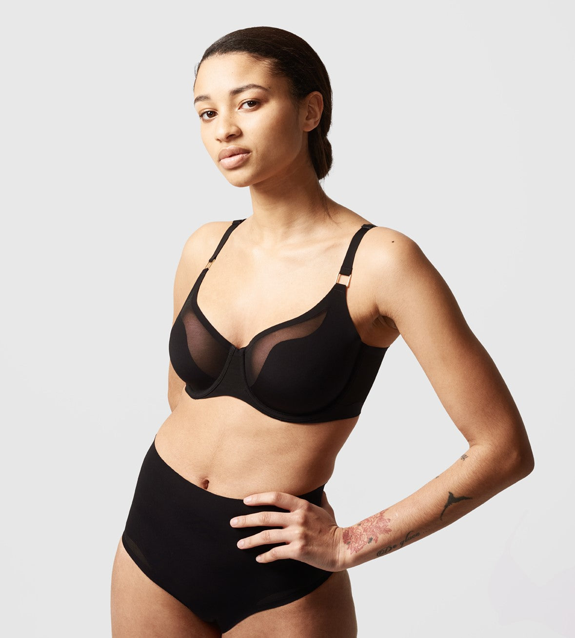 Chantelle Pure Light Covering Molded Bra Black